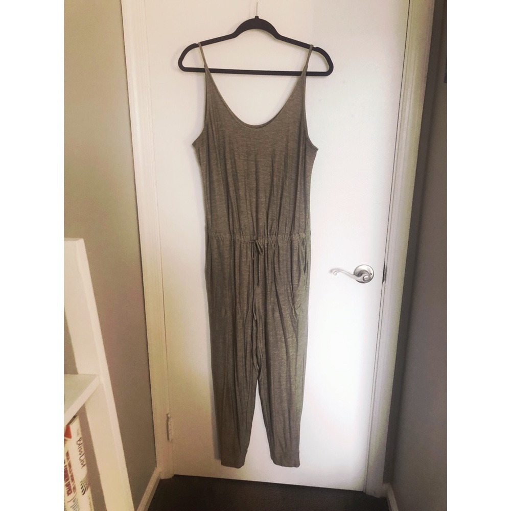 Women Sleeveless Knit Jumpsuit Olive Green Drawstring Waist Jogger Cuff Pocket